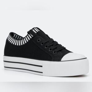 OLIVIA MILLER KNIT LIFESTYLE CASUAL AND FASHION SNEAKERS size 9